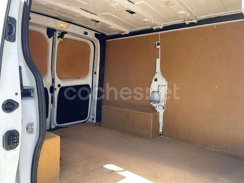 Usado Renault Trafic LIMITED 120 CV (88 kW) 2021 Blanco Monovolumen