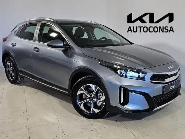 Nouvelle Kia XCeed 115 ch (84 kW) 2025 Gris SUV