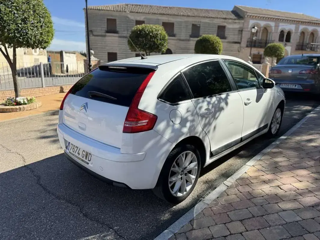 Usado Citroën C4 90 CV (66 kW) 2010 Blanco Utilitario