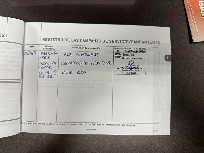 Usado Mitsubishi Outlander P-HEV 203 CV (149 kW) 2016 Amarillo SUV