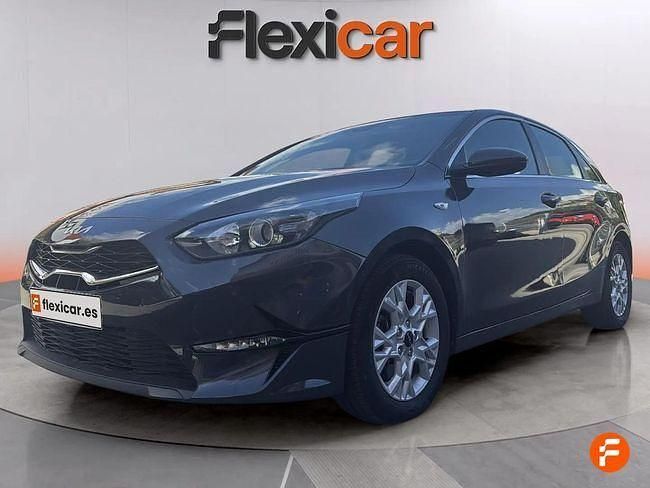 Usado Kia Ceed 136 CV (100 kW) 2023 Gris Utilitario