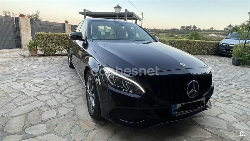 Usado Mercedes C200 150 CV (110 kW) 2018 Negro Familiar