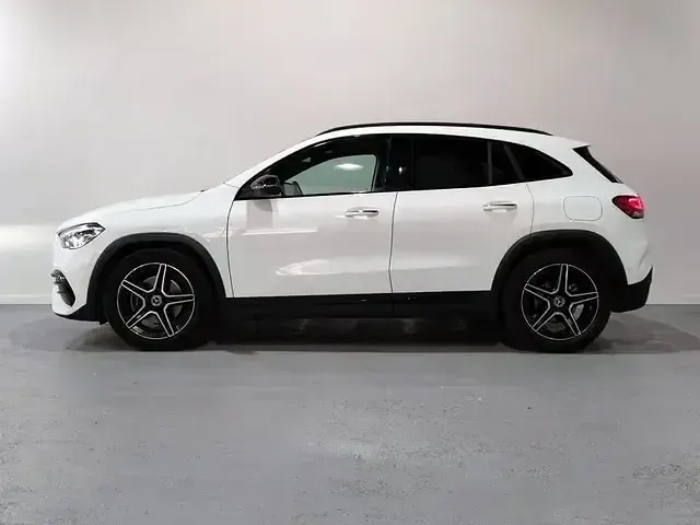 Käytetty Mercedes GLA200 163 HP (119 kW) 2023 Valkoinen Katumaasturi