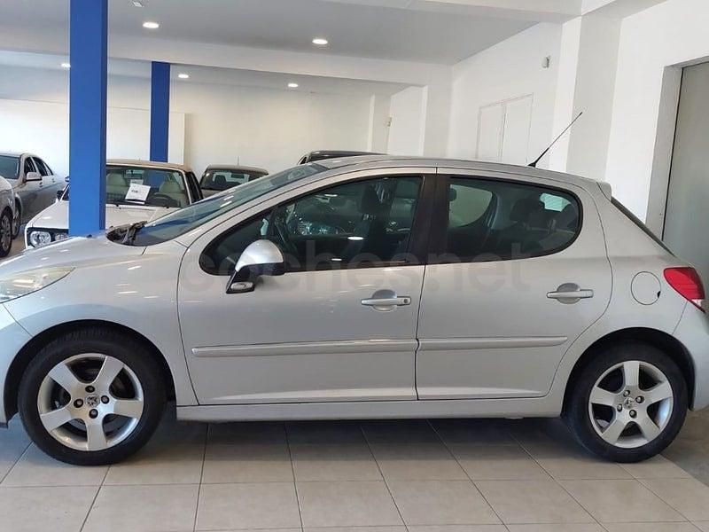 Usado Peugeot 207 Active 92 CV (67 kW) 2012 Gris / plata Berlina