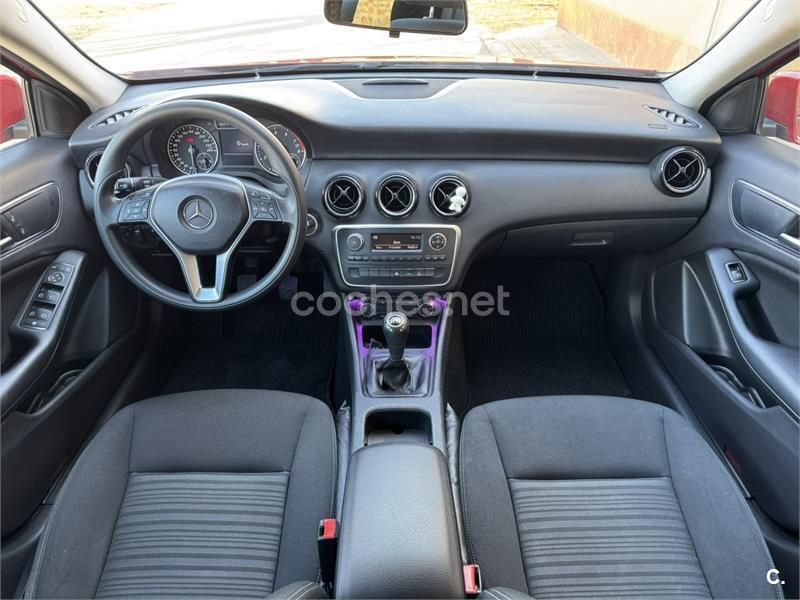 Rojo Usado 2013 Mercedes A180 Style Berlina | 9700 € (Super precio) - Imagen 1/4