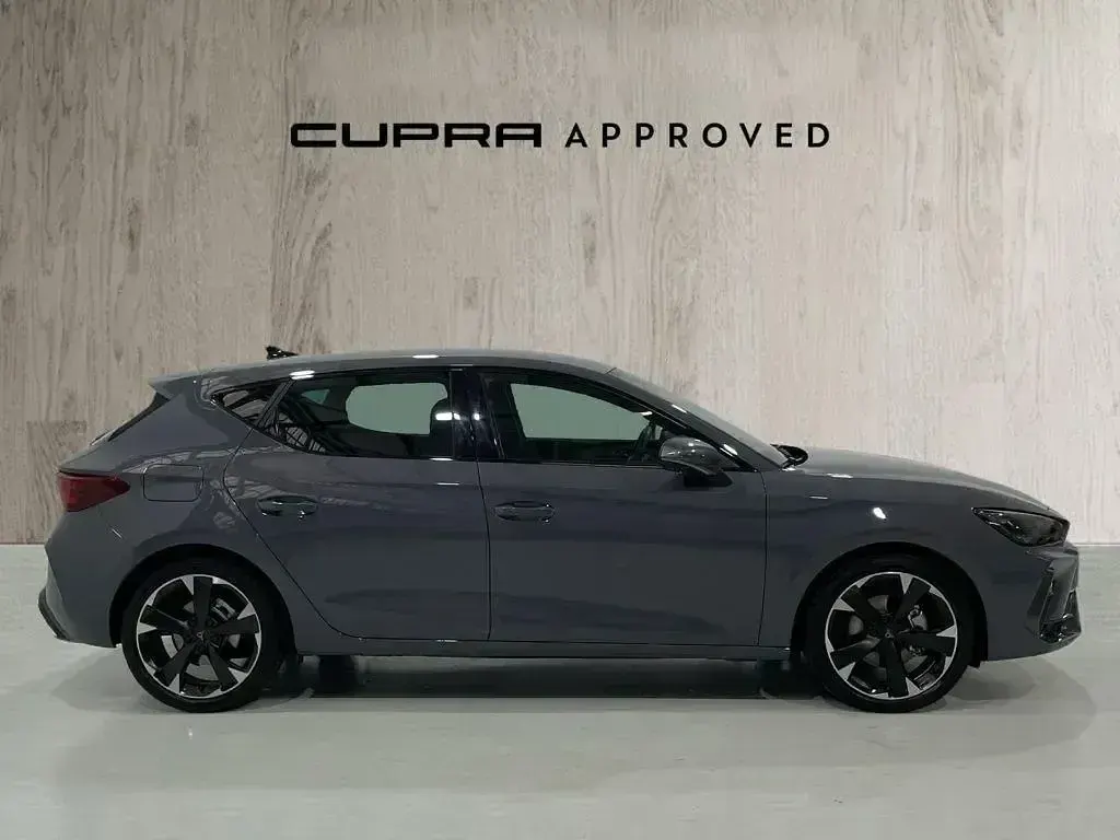 Usado Cupra Leon 150 CV (110 kW) 2025 Gris Berlina