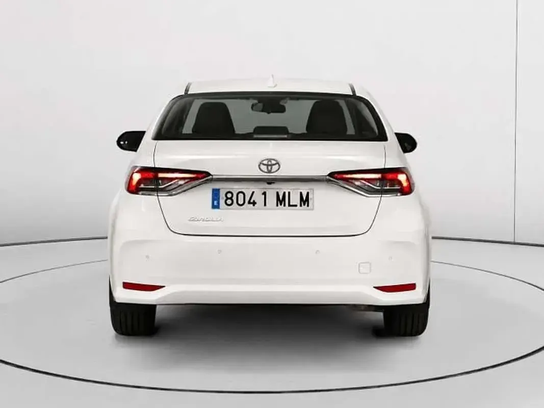 Usado Toyota Corolla 125 CV (91 kW) 2023 Blanco Berlina