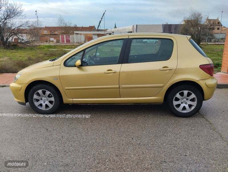 Usado Peugeot 307 110 CV (80 kW) 2004 Marrón