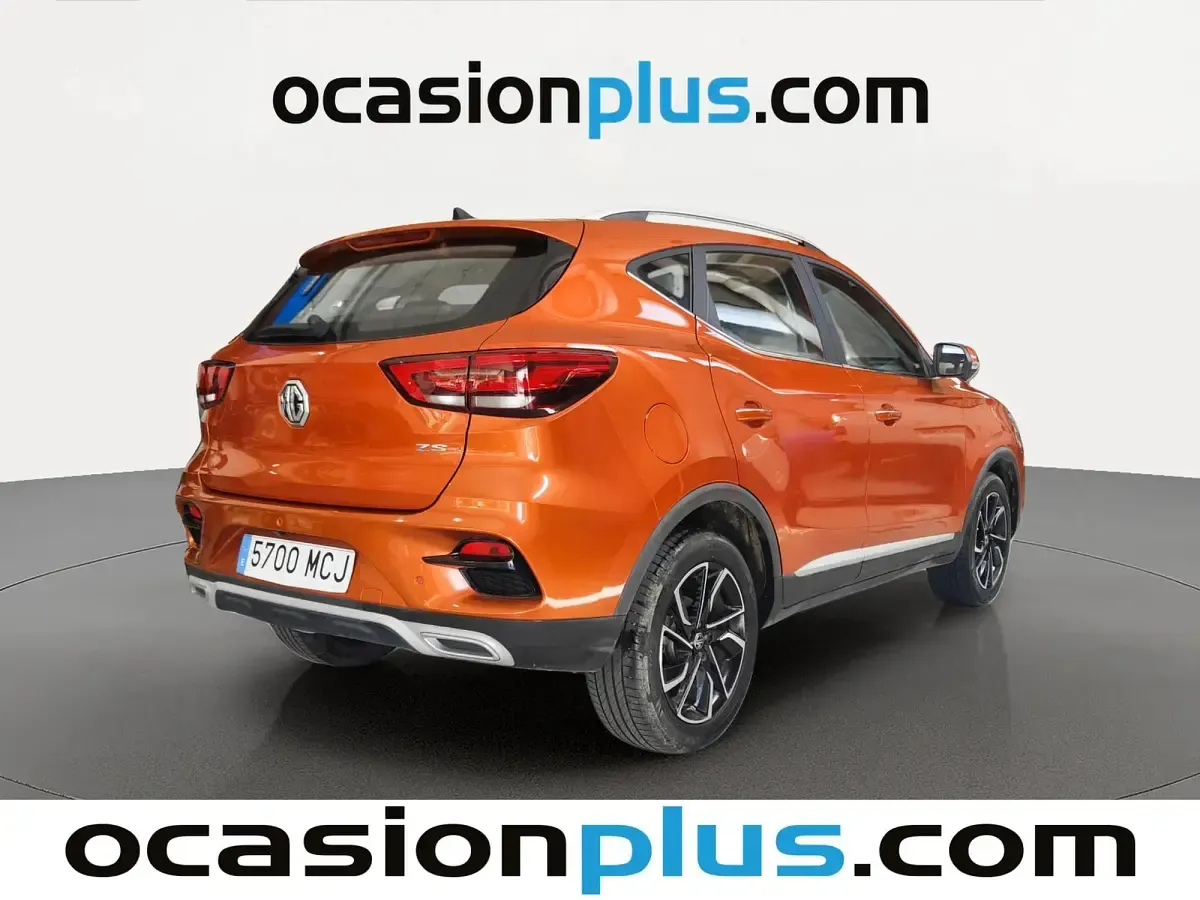 Usado MG ZS Luxury 111 CV (81 kW) 2022 Naranja SUV