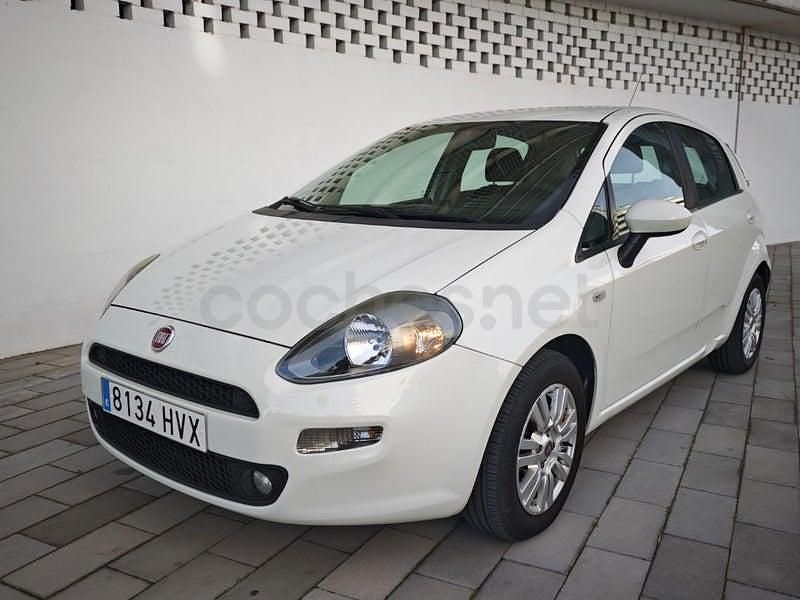 Usado Fiat Punto Pop 69 CV (50 kW) 2014 Blanco Utilitario