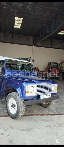 Usado Land Rover Defender 112 CV (82 kW) 1989 Azul Familiar