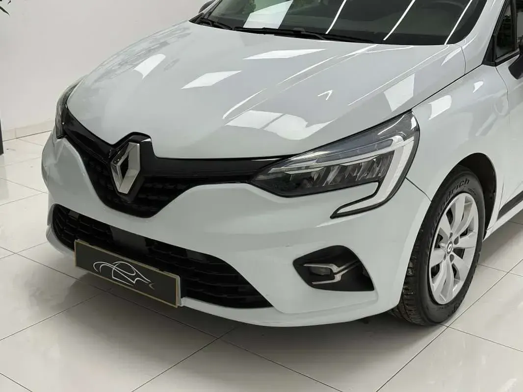 Usado Renault Clio Business 86 CV (63 kW) 2020 Blanco Utilitario