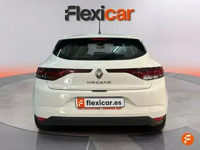 Usado Renault Mégane II Equilibre 115 CV (84 kW) 2023 Blanco Berlina