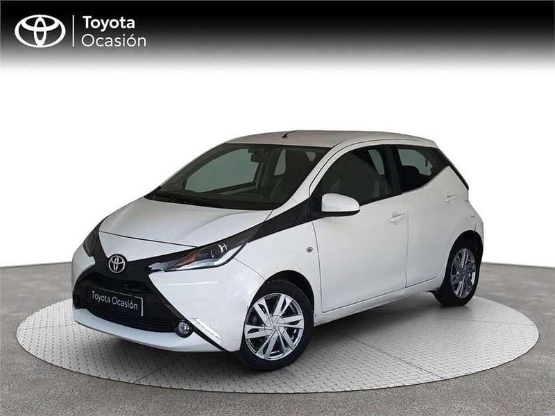 Usado Toyota Aygo X-play 69 CV (50 kW) 2016 Utilitario