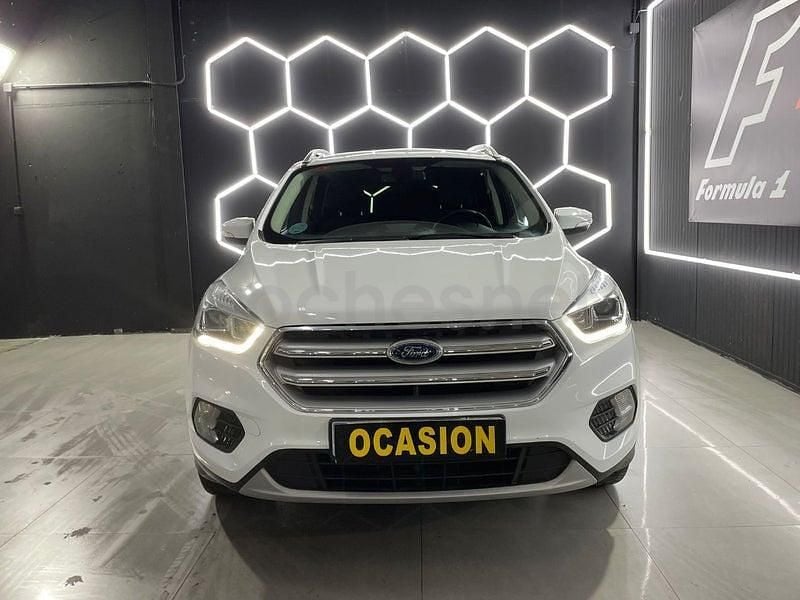 Usado Ford Kuga Titanium 150 CV (110 kW) 2019 Blanco SUV