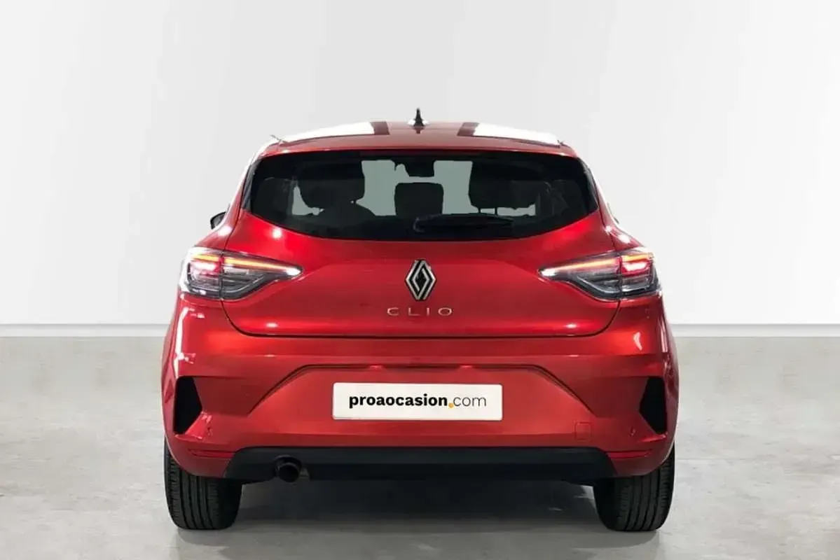 Usado Renault Clio Evolution 91 CV (66 kW) 2023 Rojo Utilitario
