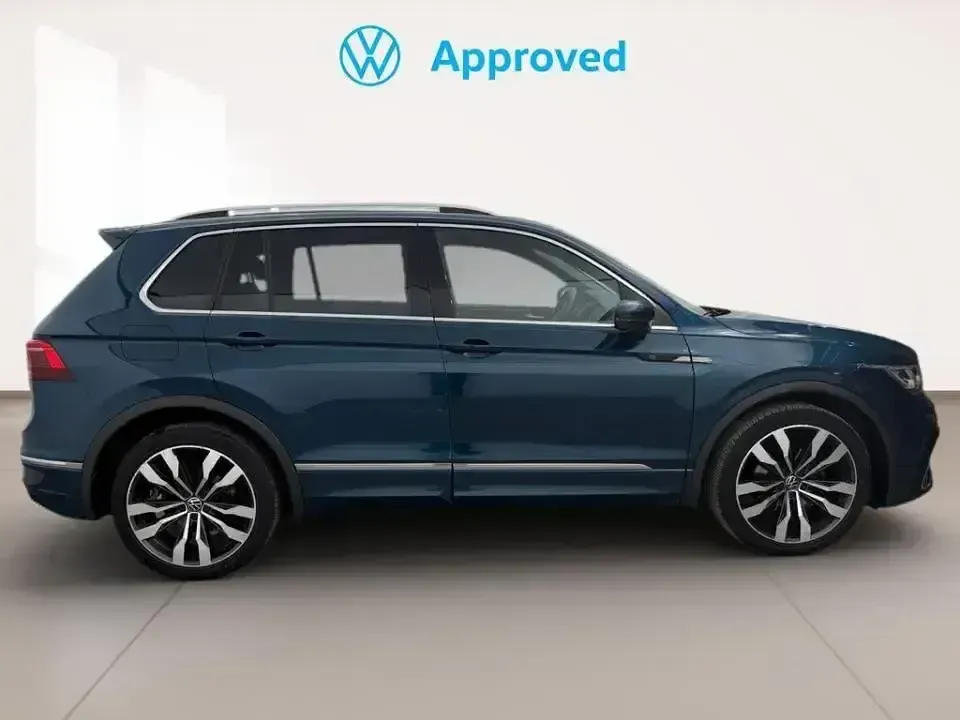 Begagnad VW Tiguan R-line 150 HK (110 kW) 2022 Blå SUV