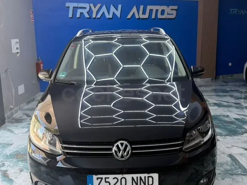 Usado VW Touran Sportline 140 CV (102 kW) 2015 Negro Monovolumen