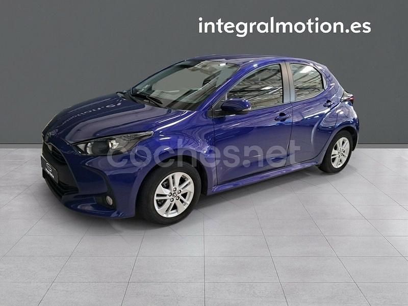 Azul Usado 2024 Toyota Yaris Berlina | 19.990 € (Precio justo) - Imagen 1/4