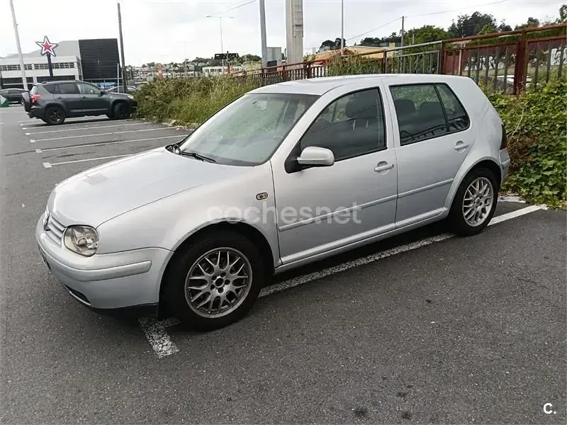 Usado VW Golf IV Highline 115 CV (84 kW) 2000 Gris / plata Berlina