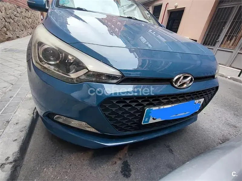 Usado Hyundai i20 84 CV (61 kW) 2016 Azul Berlina