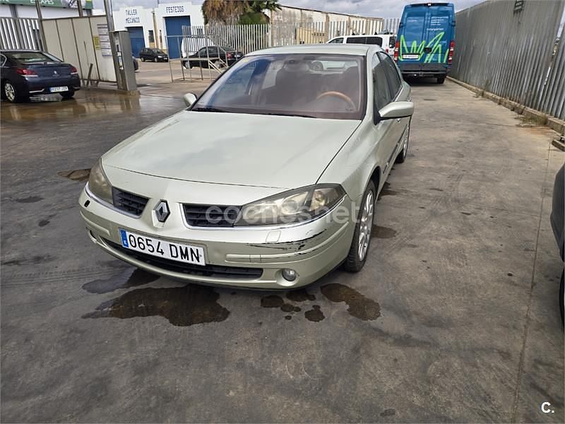 Verde Usado 2005 Renault Laguna II Privilege Berlina | 2600 € (Precio justo) - Imagen 1/4
