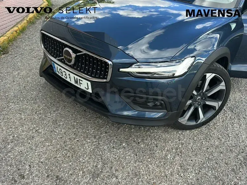 Usado Volvo V60 CC Ultimate 197 CV (144 kW) 2023 Azul Familiar