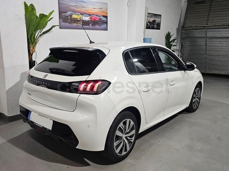 Usado Peugeot 208 Allure 100 CV (73 kW) 2020 Blanco Utilitario