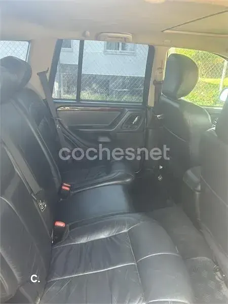 Usado Jeep Grand Cherokee Overland 163 CV (119 kW) 2004 Gris / plata SUV