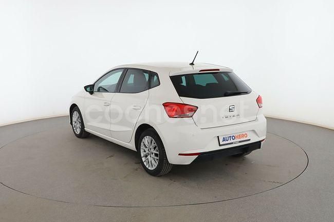 Usado Seat Ibiza Style Plus 95 HP (69 kW) 2019 Branco Sedan