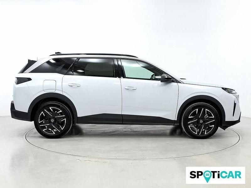 Usado Peugeot 5008 Allure 136 CV (100 kW) 2025 Blanco SUV