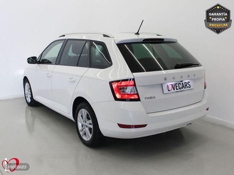 Usado Skoda Fabia Ambition 95 CV (69 kW) 2021 Blanco Familiar