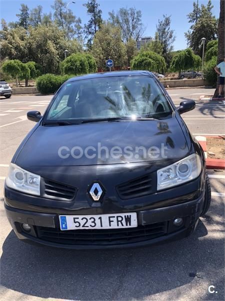 Negro Usado 2007 Renault Mégane II Berlina | 3800 € (Precio justo) - Imagen 1/4