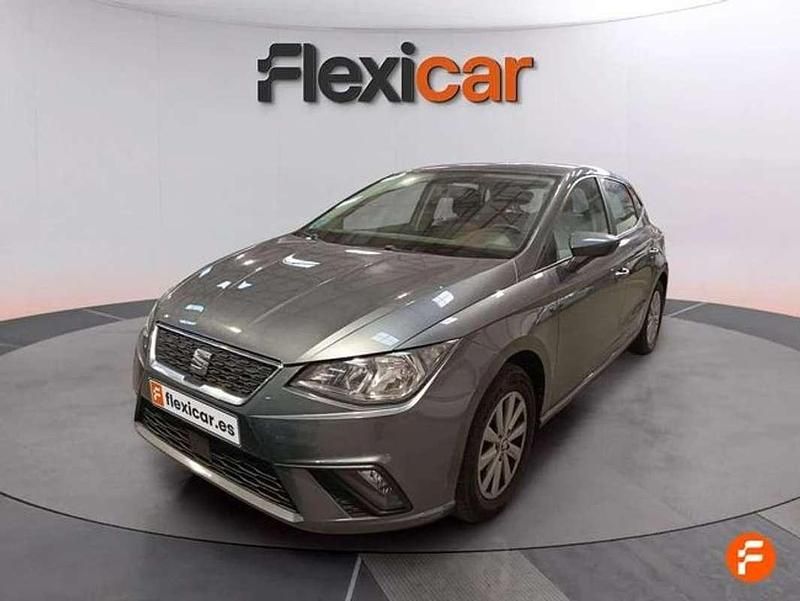 Usado Seat Ibiza Reference 75 CV (55 kW) 2018 Gris Utilitario