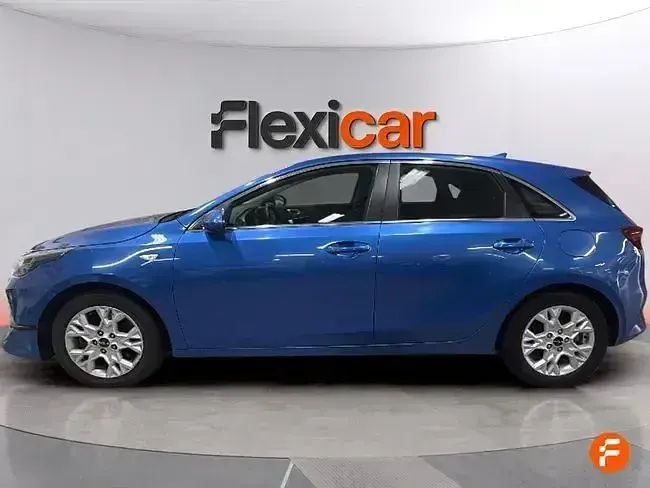 Usado Kia Ceed 136 CV (100 kW) 2023 Azul Utilitario