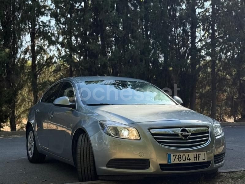 Gris / plata Usado 2011 Opel Insignia Edition Berlina | 6250 € (Precio justo) - Imagen 1/4
