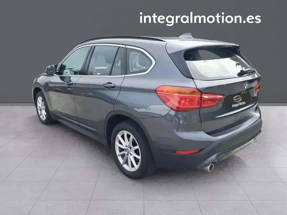 Używany BMW X1 115 KM (84 kW) 2021 Szary SUV