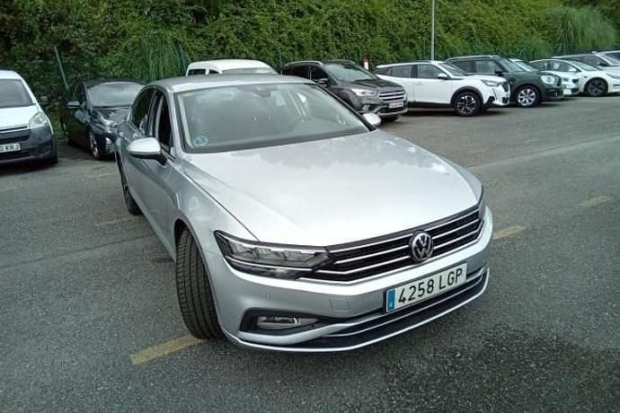 Plateado Usado 2020 VW Passat Executive Berlina | 15.800 € (Precio justo) - Imagen 1/4