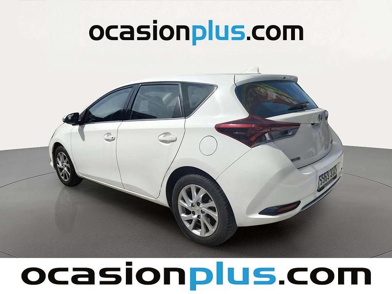 Usado Toyota Auris Active 116 CV (85 kW) 2015 Blanco Utilitario