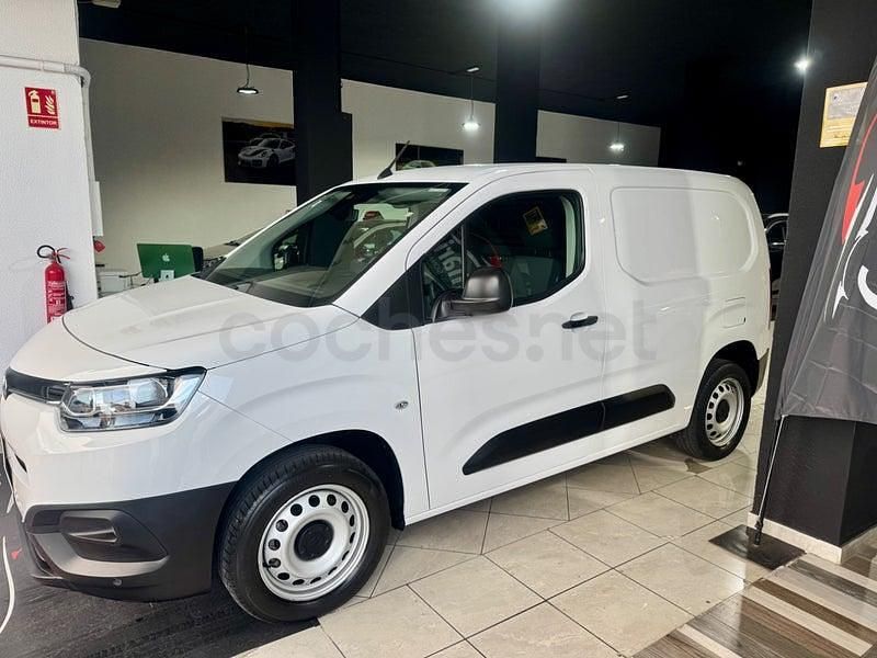 Usado Toyota Proace City City 131 CV (96 kW) 2022 Blanco Monovolumen