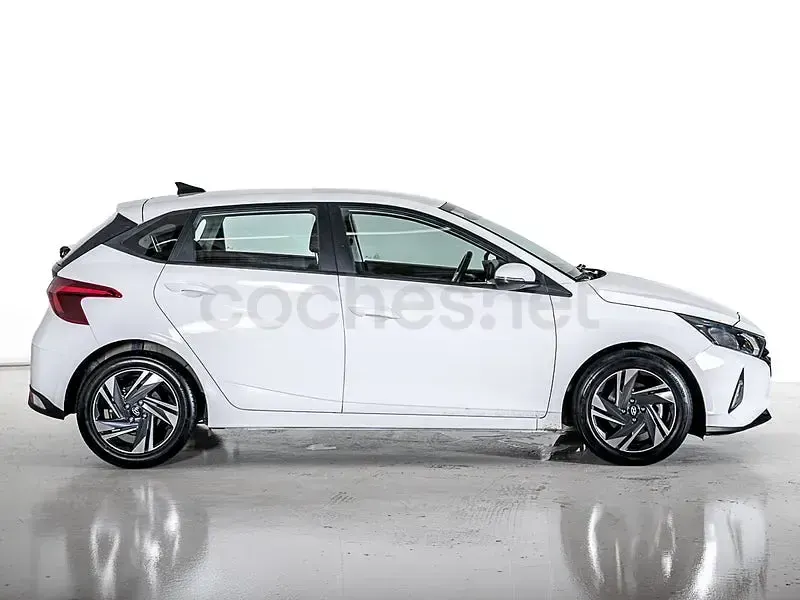 Usado Hyundai i20 100 CV (73 kW) 2022 Blanco Utilitario