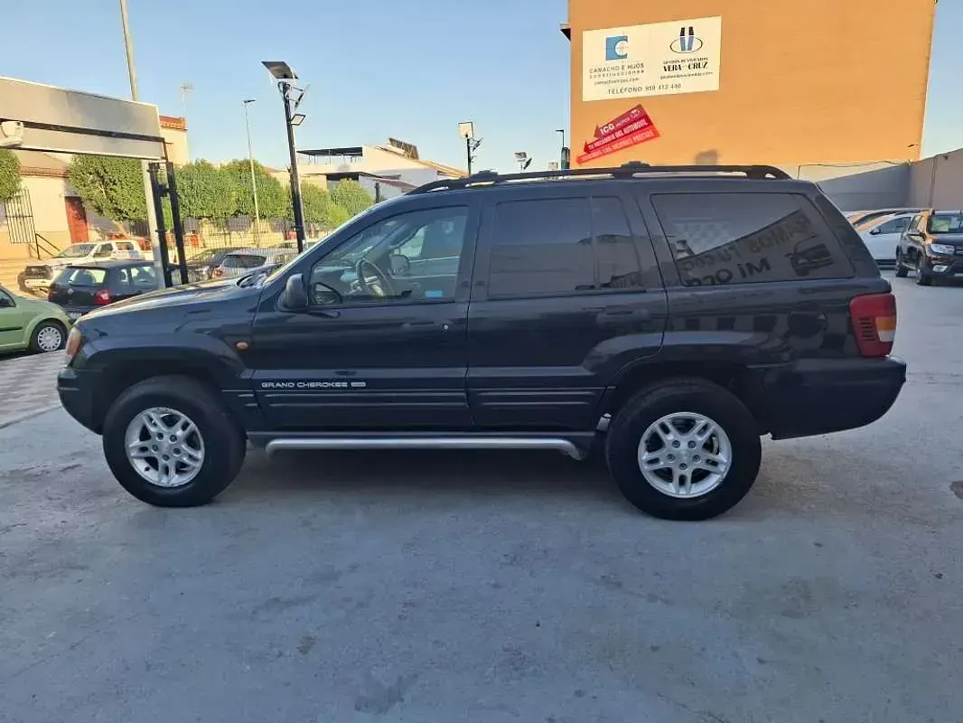 Usado Jeep Grand Cherokee Laredo 162 CV (119 kW) 2004 Azul SUV