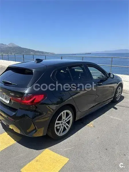 Usado BMW 118 Comfort Edition 136 CV (100 kW) 2024 Negro Utilitario