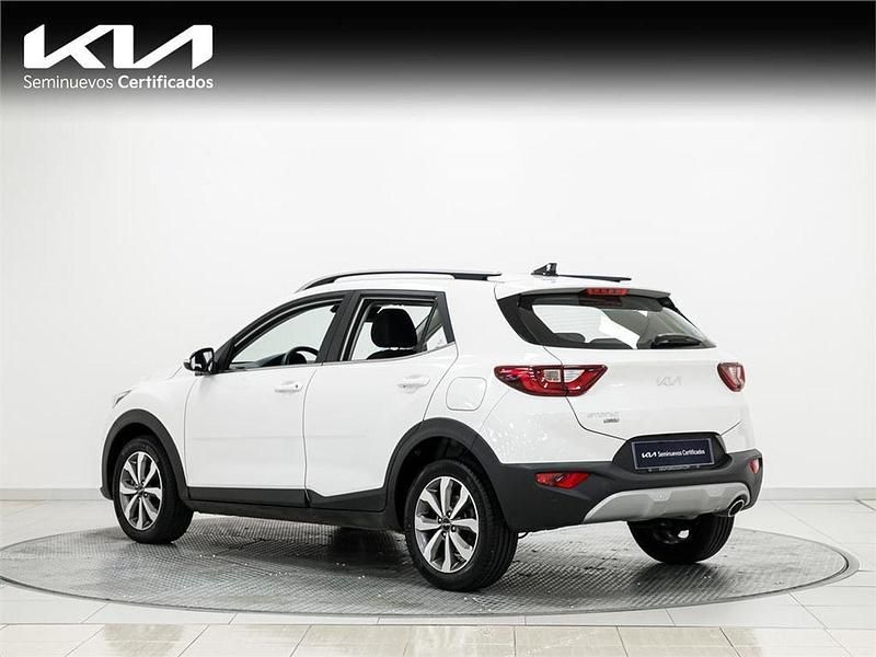 Usado Kia Stonic 101 CV (74 kW) 2024 Blanco SUV