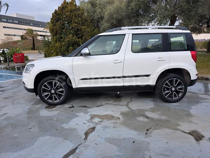 Usado Skoda Yeti Ambition 105 CV (77 kW) 2014 Blanco SUV