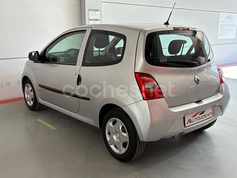 Usado Renault Twingo Authentique 75 CV (55 kW) 2011 Gris / plata Utilitario