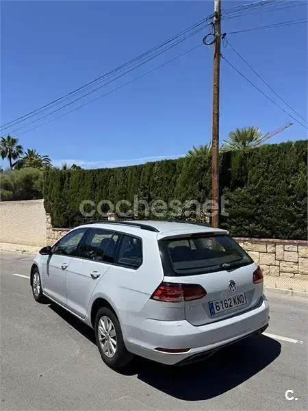 Usado VW Golf VII Advance 115 CV (84 kW) 2018 Gris / plata Familiar