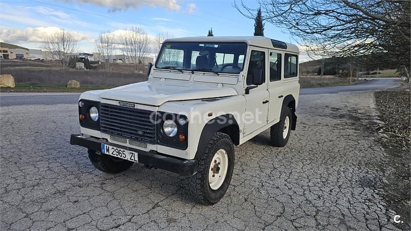 Usado Land Rover Defender 122 CV (89 kW) 2000 Blanco Familiar