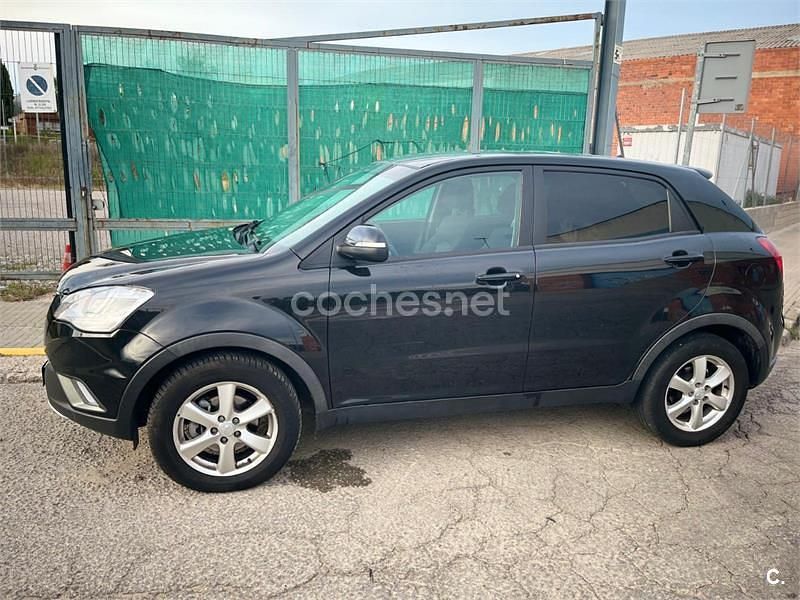 Negro Usado 2011 Ssangyong (KGM) Korando Limited SUV | 6750 € - Imagen 1/4
