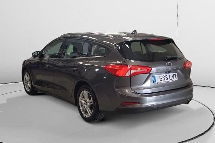 Usado Ford Focus Trend+ 121 CV (88 kW) 2022 Gris Utilitario
